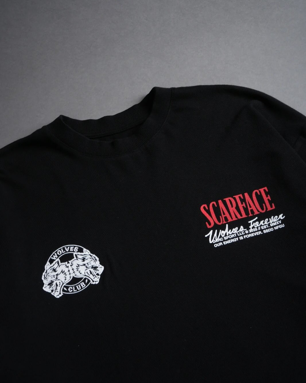 CAMISETA OVERSIZED -  THE WORLD IS YOURS BLACK